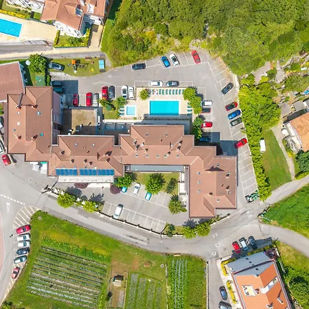 Arces Apartament *